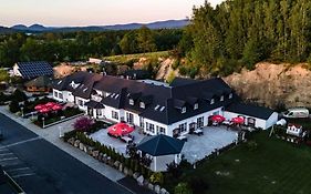 Dwor Skalny Apartamenty, Pokoje I Restauracja Karczma Skalna
